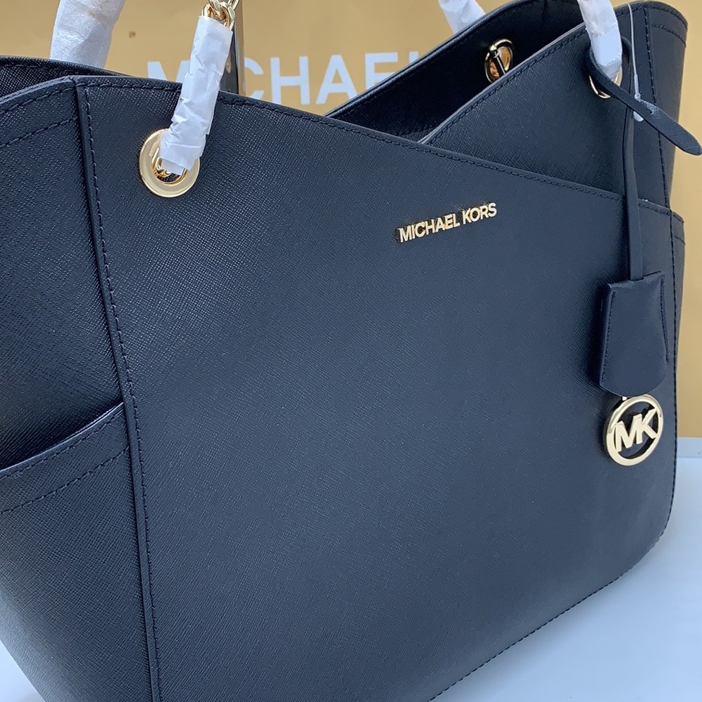 MICHAEL KORS
Jet Set Large X Chain Saffiano Leather Shoulder Tote HandBag

BLACK - Picture 13 of 16